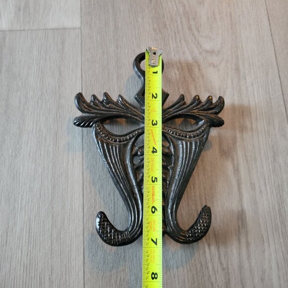 Vintage Cast Iron Trivet With Ornate Design - Picture 4 of 5